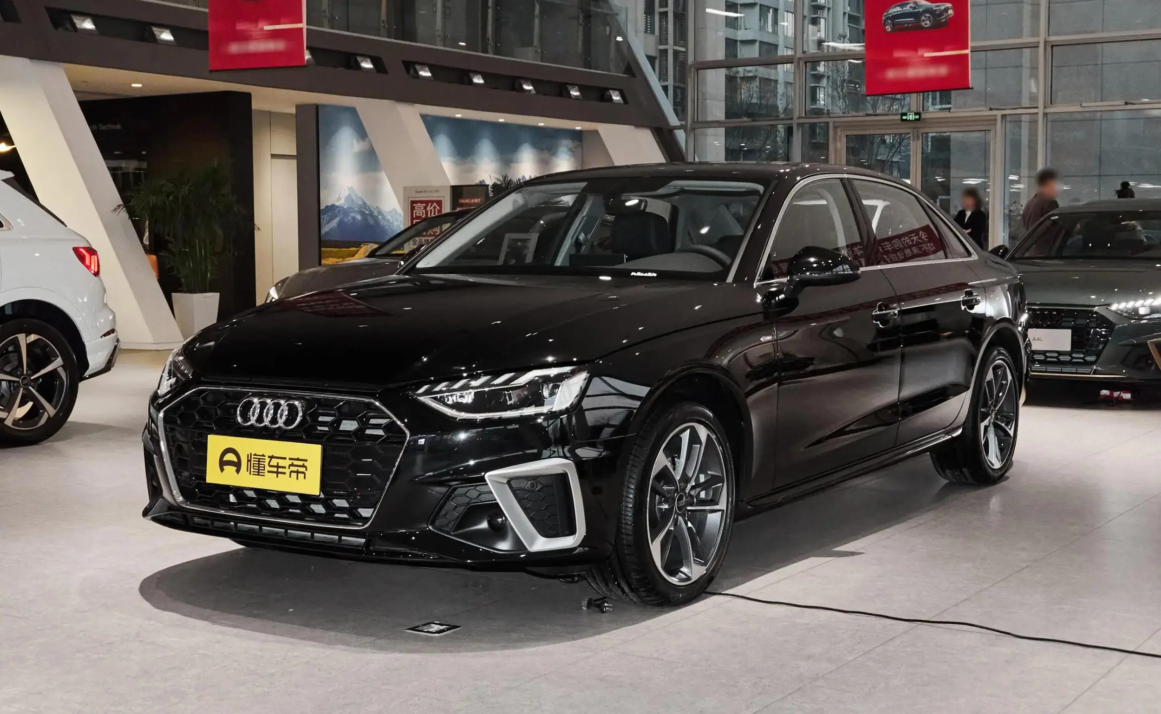 一汽奥迪A5L实车图发布 在售款奥迪A4L优惠可观 抄底还是等新车？