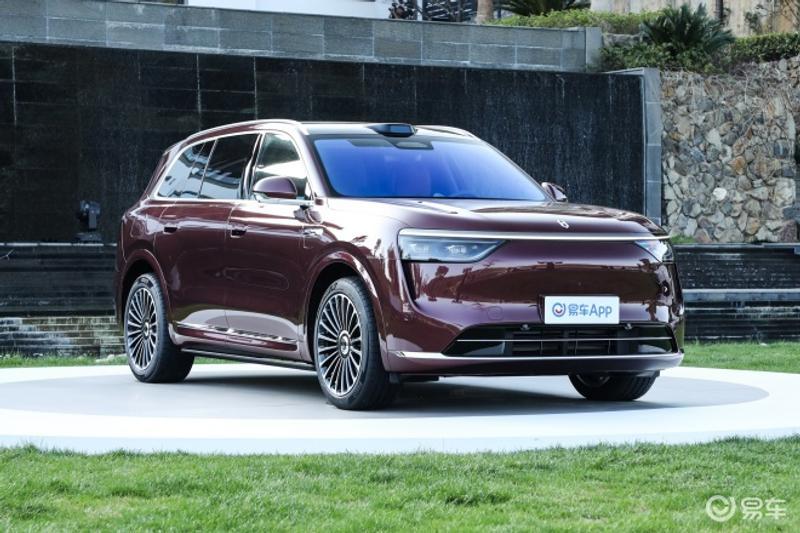 问界M8小订突破11万台 预售价36.8万元起