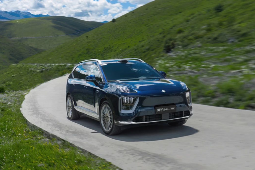 同是8月增程SUV：智己LS6订单破5万，昊铂HL无人问津？