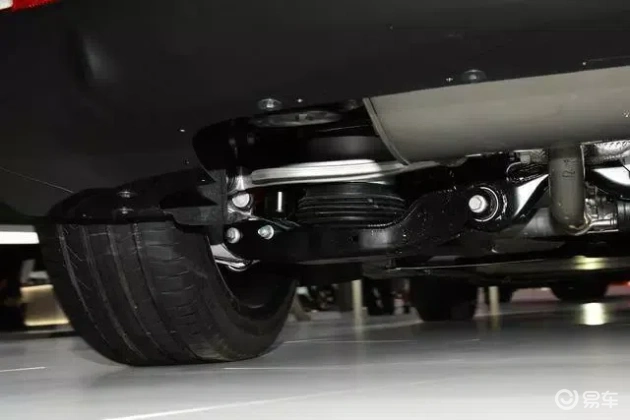 智己LS6 VS 理想L6焕新版:哪款更划算?轻松比一比