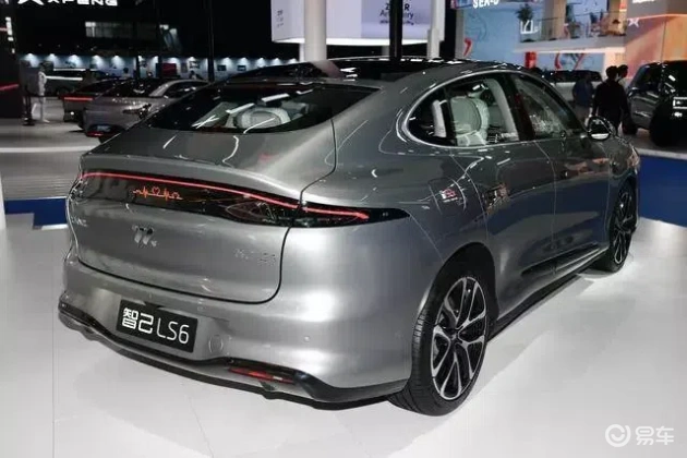 智己LS6 VS 理想L6焕新版:哪款更划算?轻松比一比