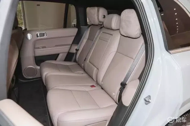 智己LS6 VS 理想L6焕新版:哪款更划算?轻松比一比