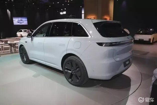 智己LS6 VS 理想L6焕新版:哪款更划算?轻松比一比