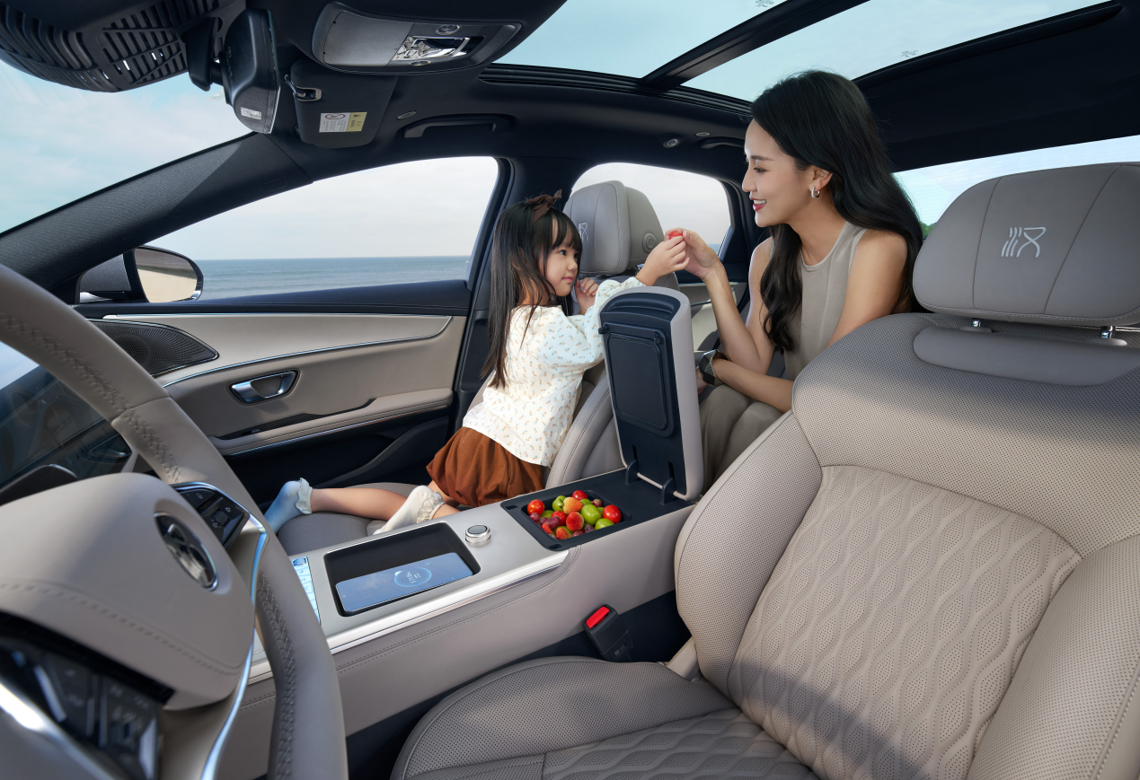 比亚迪汉长续航版上市:透视其背后的技术进阶与市场逻辑