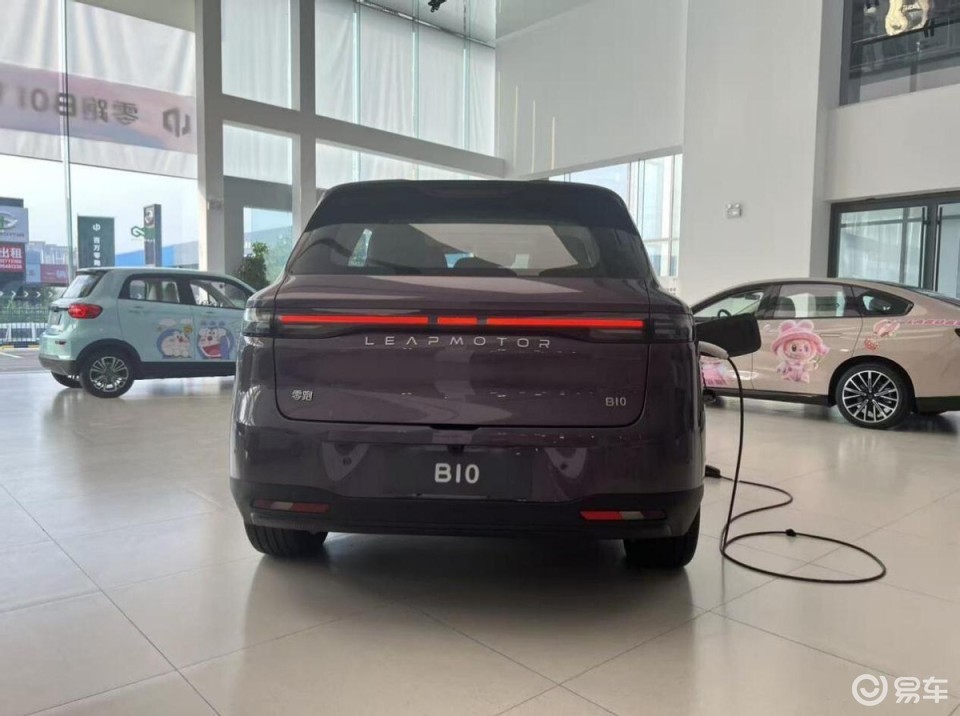 零跑B10对比深蓝S05,你还纠结吗?
