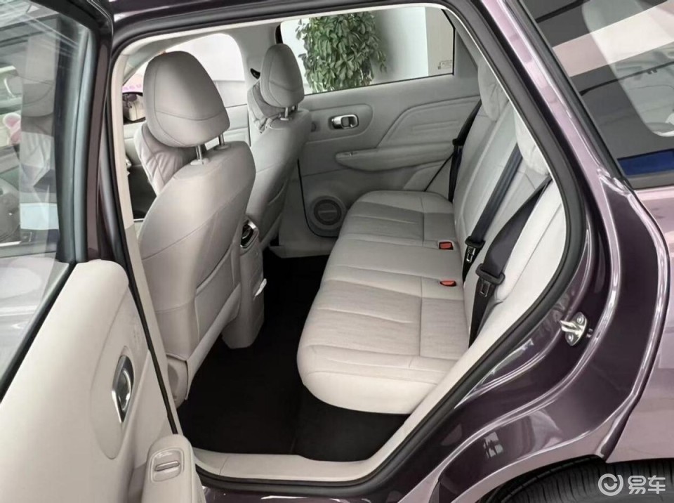 零跑B10对比深蓝S05,你还纠结吗?