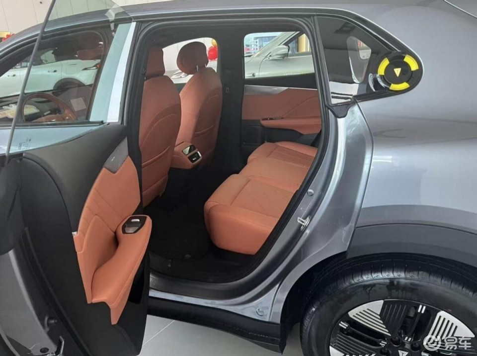 零跑B10对比深蓝S05,你还纠结吗?