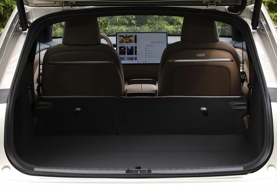 蔚来乐道L60碰上Model Y、理想i6,如何选?