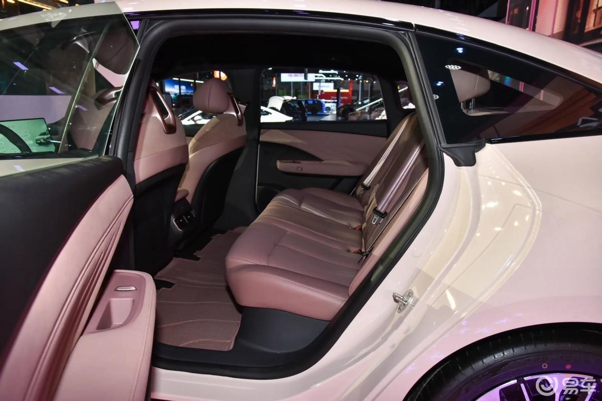 长安启源A06 VS日产N7,新能源时代选合资还是国产?