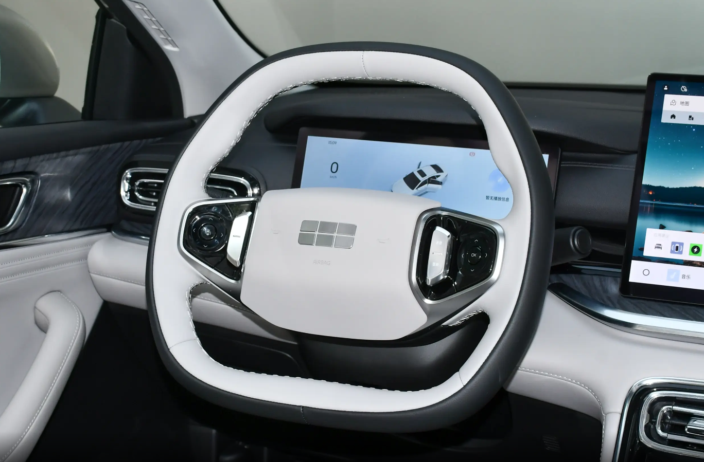 十万出头的家用车怎么选?看过秦PLUS,银河星耀6也不差