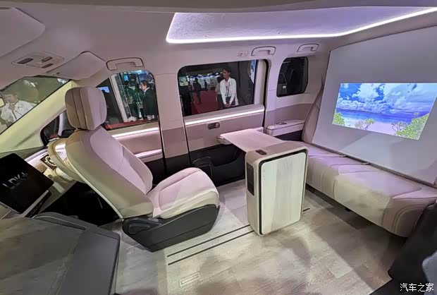 2025东京车展:夏普LDK+正式亮相,全新造车思路,客厅的延伸?