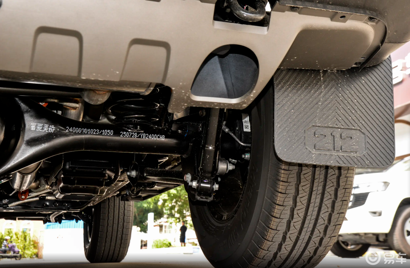 柴油212 T01,硬件配置不错,80升油箱长续航