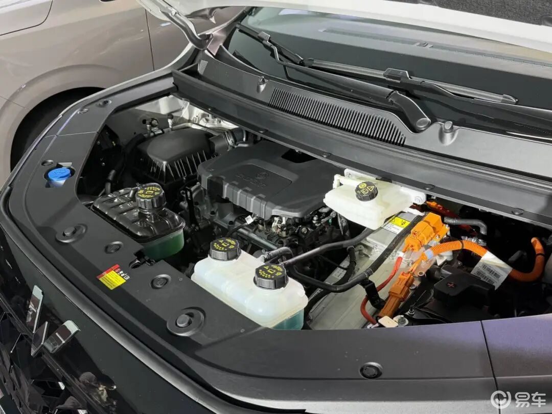 官方指导价7.30-10.98万 五菱星光730正式上市