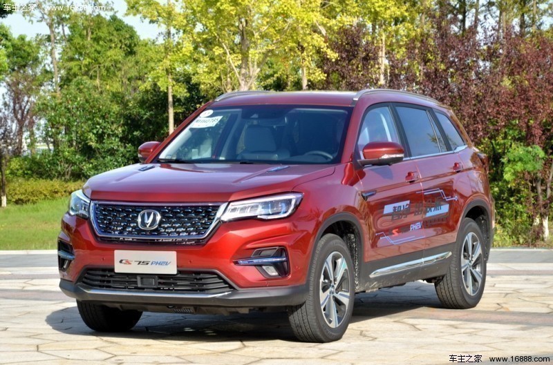 成都长安CS75最高降2.30万 最低仅售8.59万