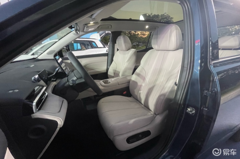 埃安首个双动力车型,i60上市限时焕新价10.48万起