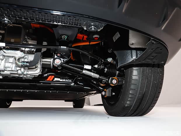 限时售9.28万起 零跑Lafa5正式上市 中国版“电动高尔夫”来了!