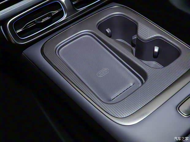 限时售9.28万起 零跑Lafa5正式上市 中国版“电动高尔夫”来了!