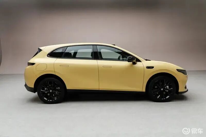 9.28万元起,零跑lafa5正式上市,智驾版能不能买?