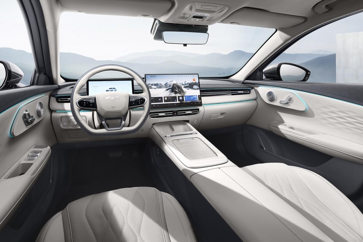 混动翘楚,风云A8L和比亚迪秦L谁是十万级混动家轿标杆?