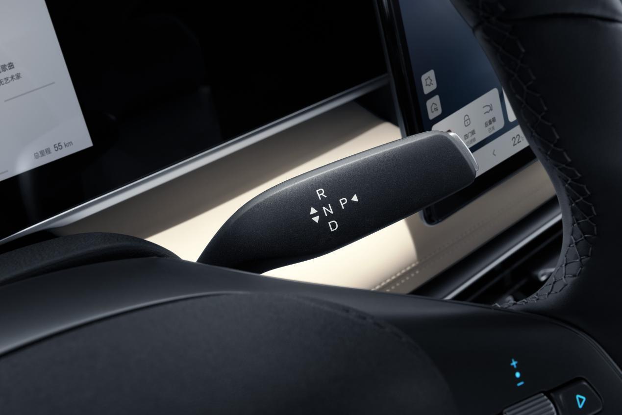 混动翘楚,风云A8L和比亚迪秦L谁是十万级混动家轿标杆?