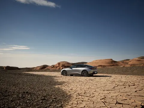 新手司机福音！极狐阿尔法S510.39万起好开好停