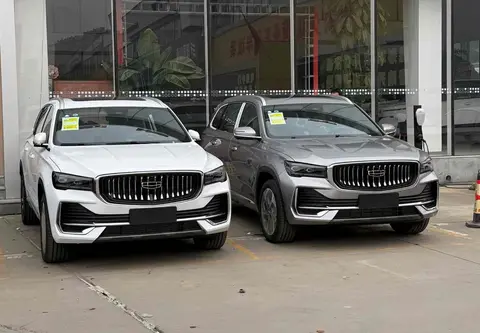 燃油车还在卖，吉利星越L加配置不加价，用户开始算账了